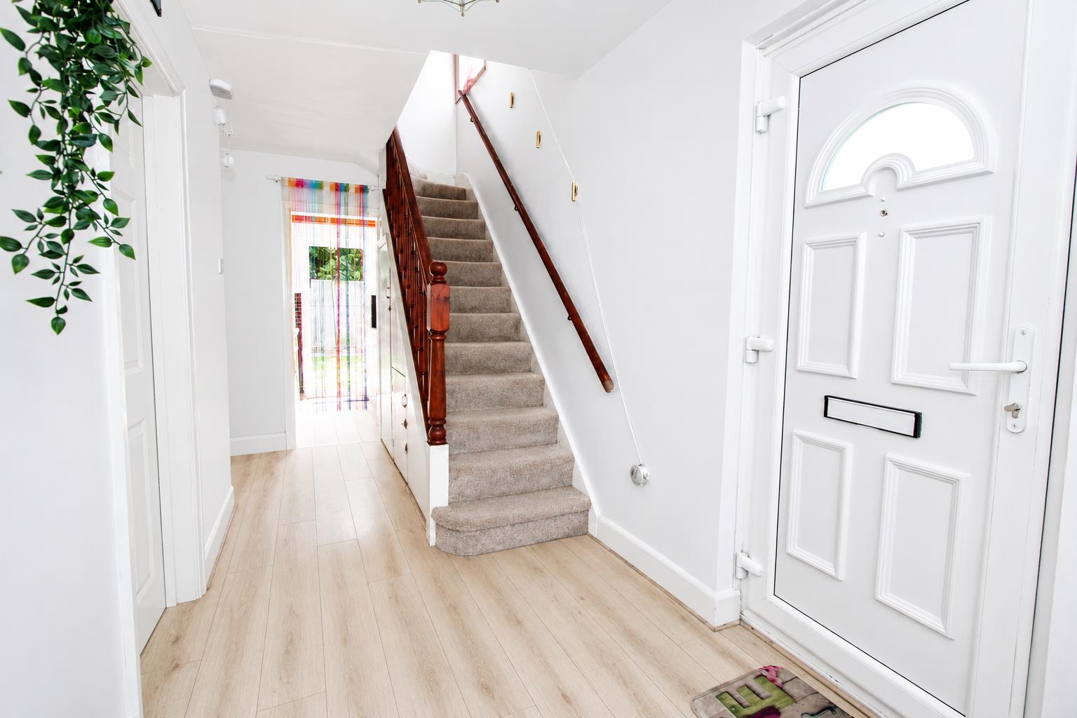 3 bed property in St. Mary Avenue, Wallington